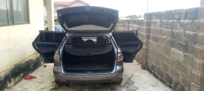 Very neat Mazda at giveaway price 4