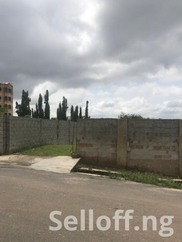 Land For Sale: 850 square meters fenced Land situated at Adeoyo GRA High Court Area off Ring Road.