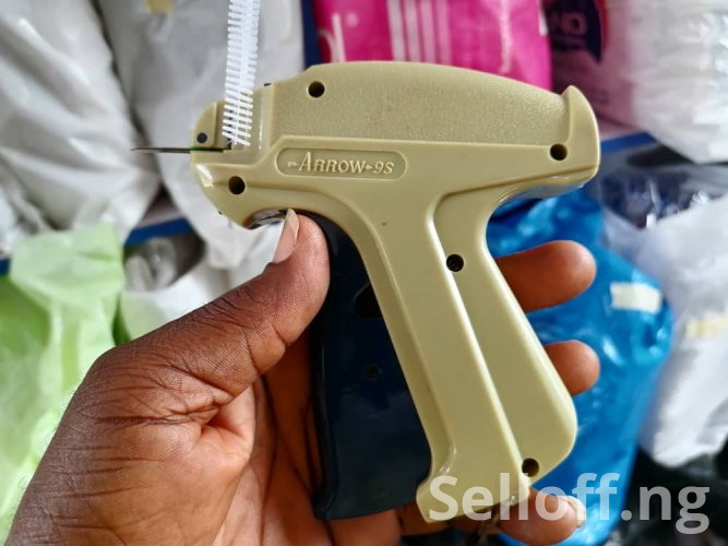 Laundry and dry cleaning chemicals stains remover