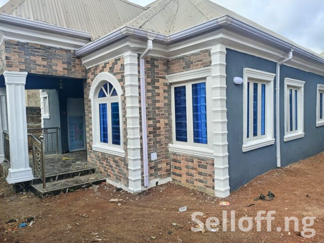 A newly built 3 bed bungalow at Kasunmu off Akala express (Distress Sale)