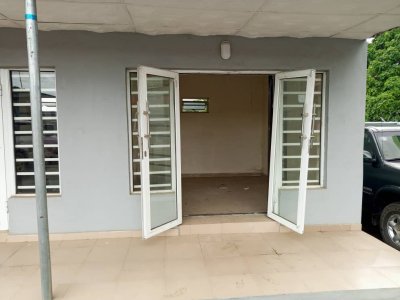 To Let: An office space at Akala express by the road side 4
