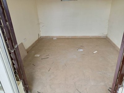 To Let: An office space at Akala express by the road side 5