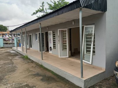 To Let: An office space at Akala express by the road side