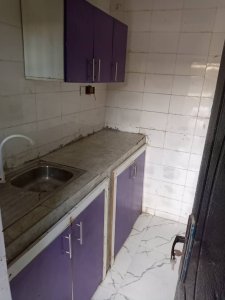 To let: A room and parlor Self contained at Opposite Taska station Akala express. 9