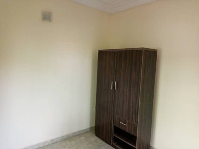 To let: A room and parlor Self contained at Opposite Taska station Akala express. 7