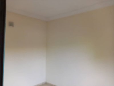 To let: A room and parlor Self contained at Opposite Taska station Akala express. 6
