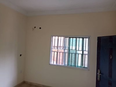 To let: A room and parlor Self contained at Opposite Taska station Akala express. 3