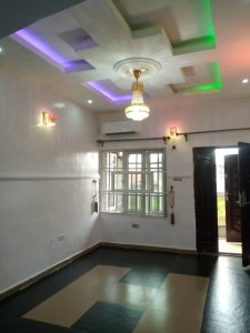 To Let: 2 Bedrooms flat at Akala express way, Elewure Ibadan