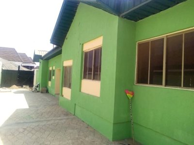 3 bedroom flat Akoto estate, Elebu,  off Akala express way