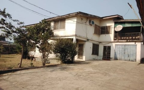 A storey building in the heart of Onireke, G.R.A. Close to the main road.