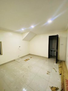 4 bedroom duplex with laundry room and a rooftop 3