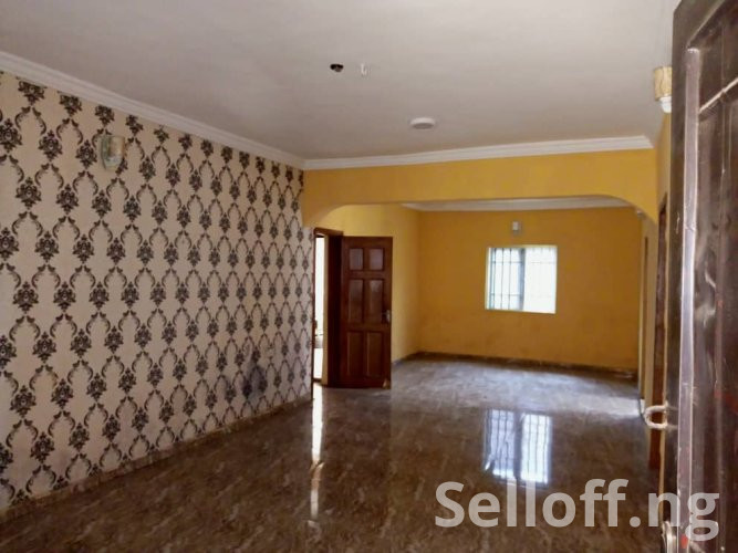 TO LET: Tastefully built 2 bedroom flat with modern facilities