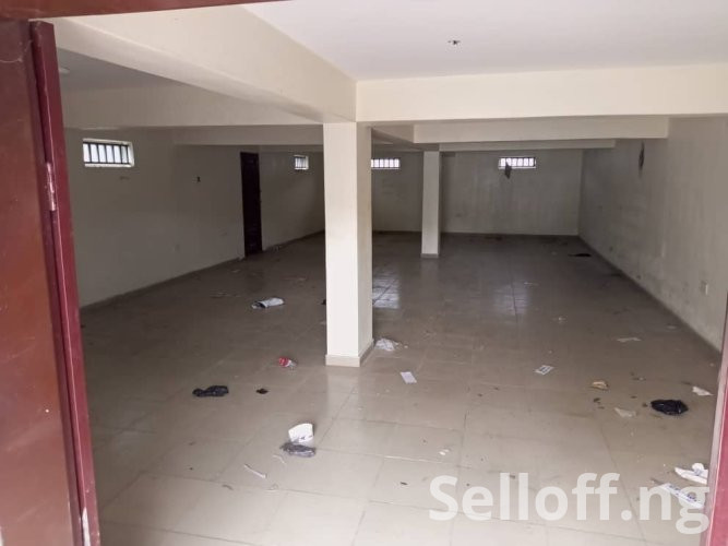 For Lease: A mini warehouse at Akala express, good for all commercial purpose