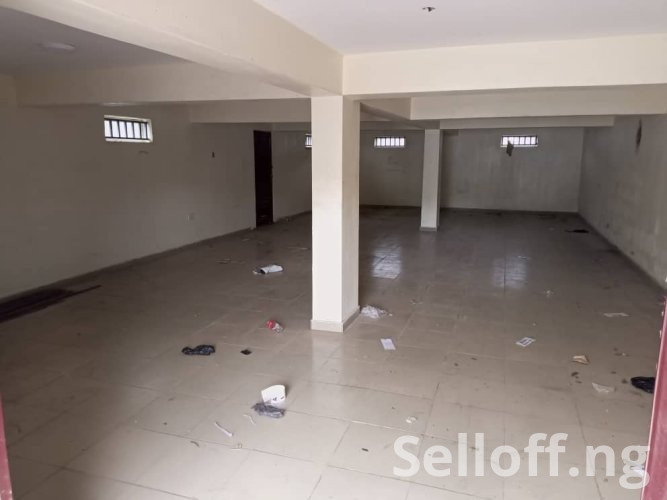 For Lease: A mini warehouse at Akala express, good for all commercial purpose