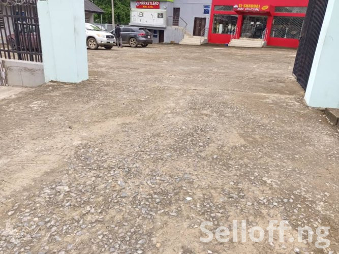 For Lease: A mini warehouse at Akala express, good for all commercial purpose