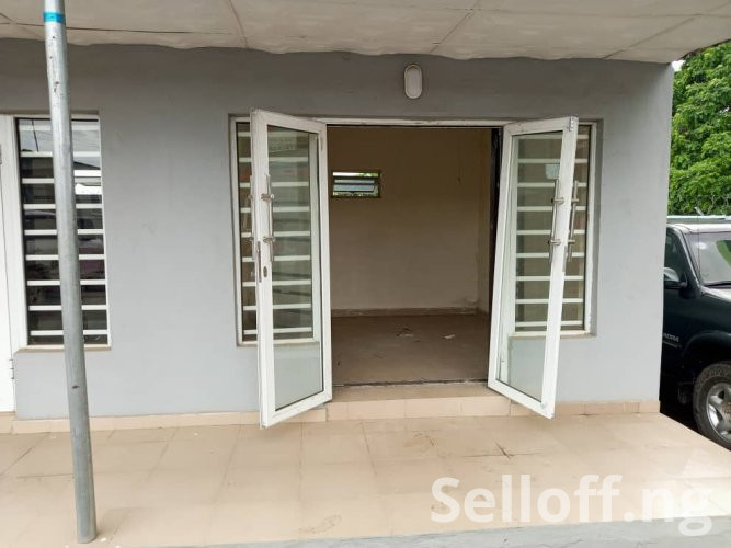To Let: An office space at Akala express by the road side