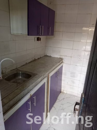 To let: A room and parlor Self contained at Opposite Taska station Akala express.