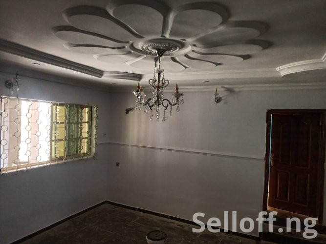 TO LET: A 4 Bedroom Bungalow (Self Compound)