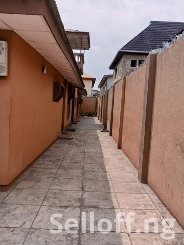 FOR SALE. 5BEDROOM BUNGALOW FOR SALE