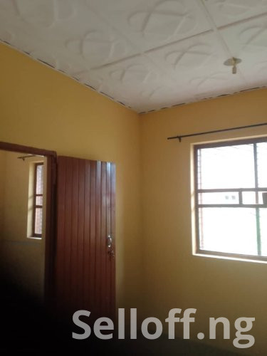 Direct brief: A room + parlour self contained in a gated estate in Iyaganku GRA Ibadan