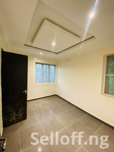 4 bedroom duplex with laundry room and a rooftop