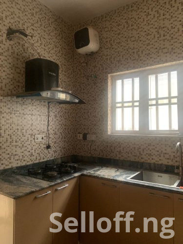 A detached 4 bedroom bungalow self compound at carlton gate estate, Akobo, Ibadan