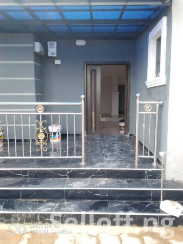 To let: Tastefully Built 4 Bedrooms Bungalow, self compound at Olorunkemi Estate