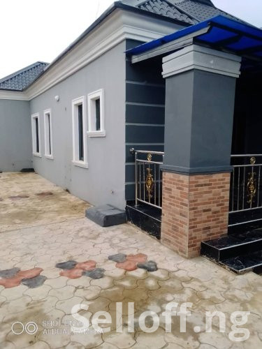 To let: Tastefully Built 4 Bedrooms Bungalow, self compound at Olorunkemi Estate