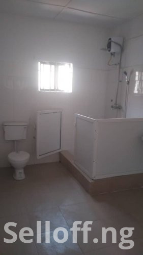 To Let Price slash: A newly renovated 5 Bedroom Duplex behind Fawzy Hotel, Ring-road