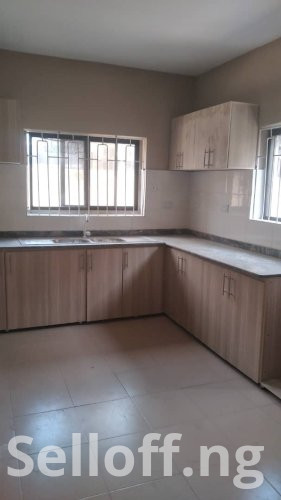 To Let Price slash: A newly renovated 5 Bedroom Duplex behind Fawzy Hotel, Ring-road