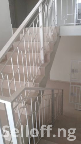 To Let Price slash: A newly renovated 5 Bedroom Duplex behind Fawzy Hotel, Ring-road