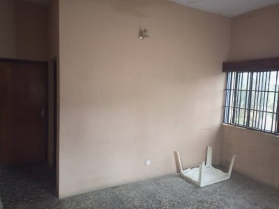 A room and Parlor self contain, terazo, water running, well fenced and gated