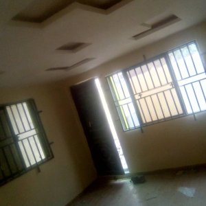 A room and parlour selfcon at felele 3