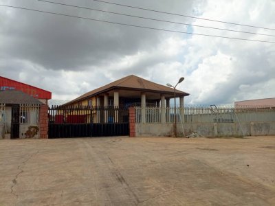 For Lease WAREHOUSE: The total lettable space together with the storage 5