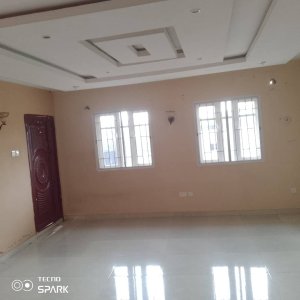To Let: A Standard 3 Bedroom Flat at Elebu 3