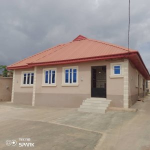 To Let: A Standard 3 Bedroom Flat at Elebu