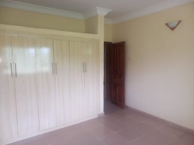 Block of flats 3 bedroom for rent at Oluyole Extension 4