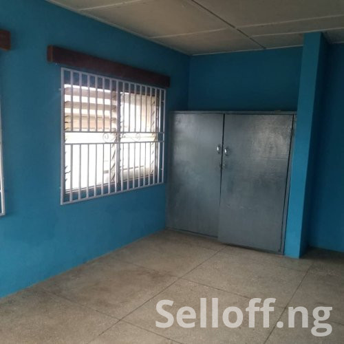 To let:  2bedroom at Oluyole behind Solam event center, Ibadan