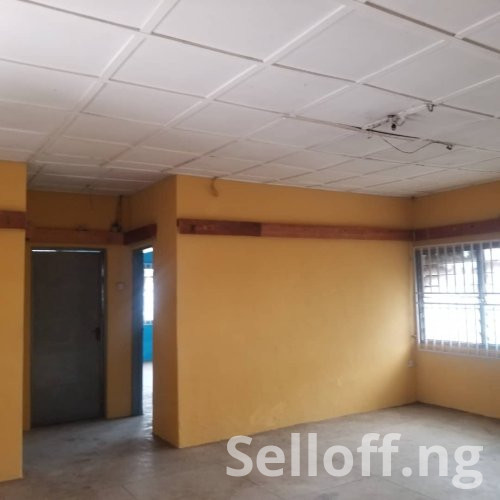 To let:  2bedroom at Oluyole behind Solam event center, Ibadan