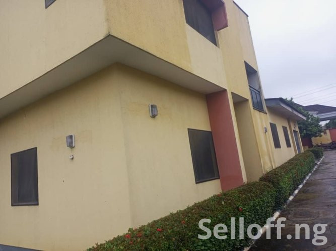 A room and Parlor self contain, terazo, water running, well fenced and gated