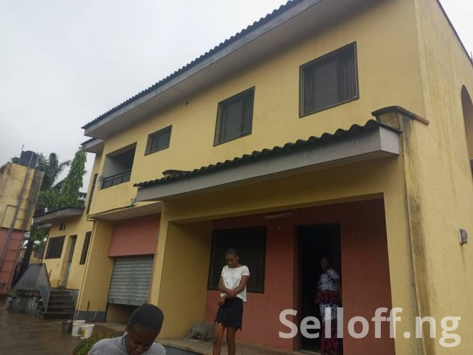 A room and Parlor self contain, terazo, water running, well fenced and gated