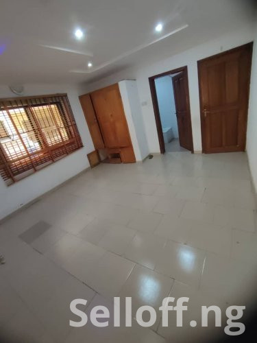 Three-bedroom flat at Orange Gate, Oluyole Estate