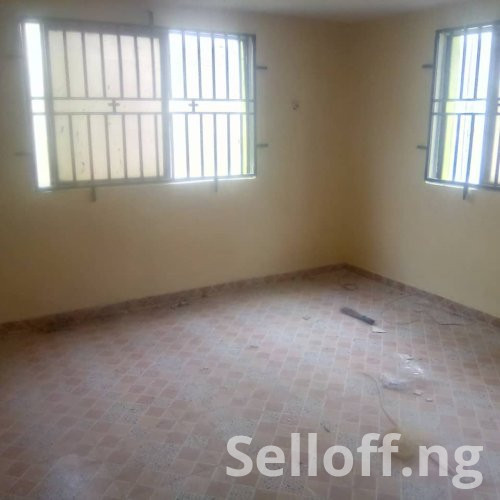 A room and parlour selfcon at felele