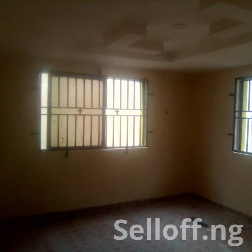 A room and parlour selfcon at felele