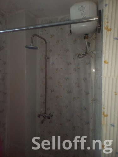 Block of flats 3 bedroom for rent at Oluyole Extension