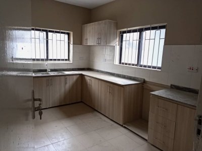 To let: A newly renovated 5 Bedroom Duplex