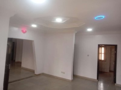 To let: A Newly renovated Self compound 5 bedroom bungalow at Oba adeshida