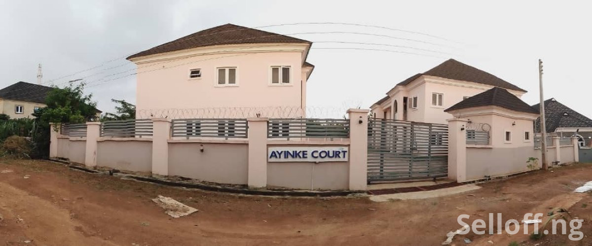 To let: 4 units of 4bedroom duplex with a room self BQ at Oluyole.