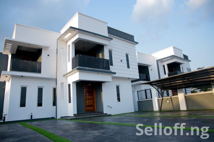 Newly built 5 bedrooms duplex with modern facilities at Larry oluyole