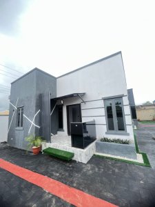 A Luxuriously Designed 3 Bedroom Detached Bungalow With CCTV Camera